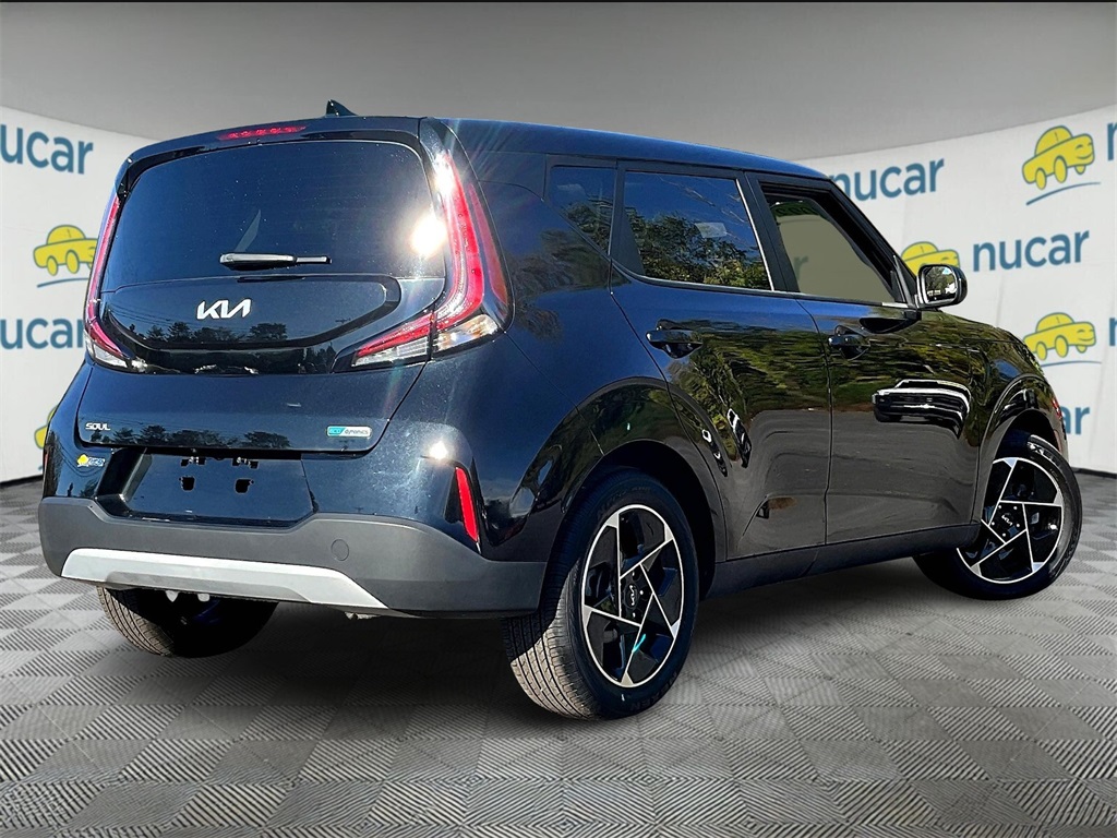2023 Kia Soul EX - Photo 6