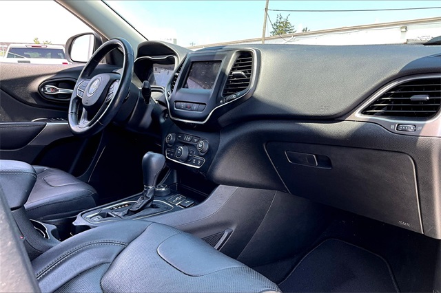 2021 Jeep Cherokee Latitude Lux - Photo 13