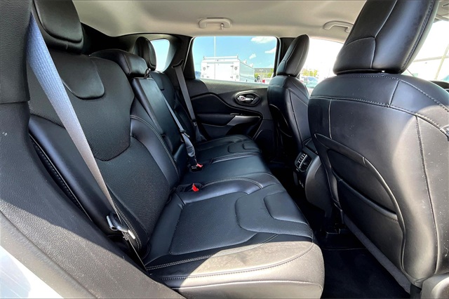 2021 Jeep Cherokee Latitude Lux - Photo 15