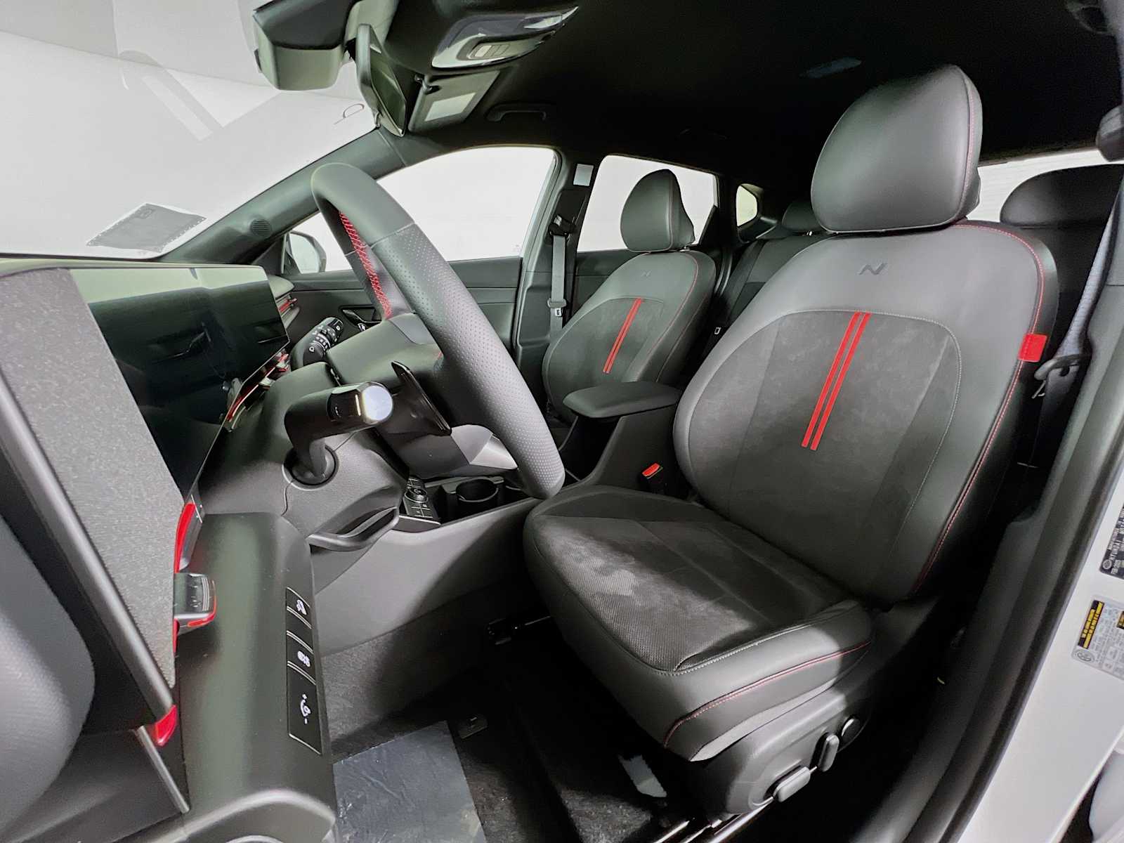2025 Hyundai Kona N Line S - Photo 12
