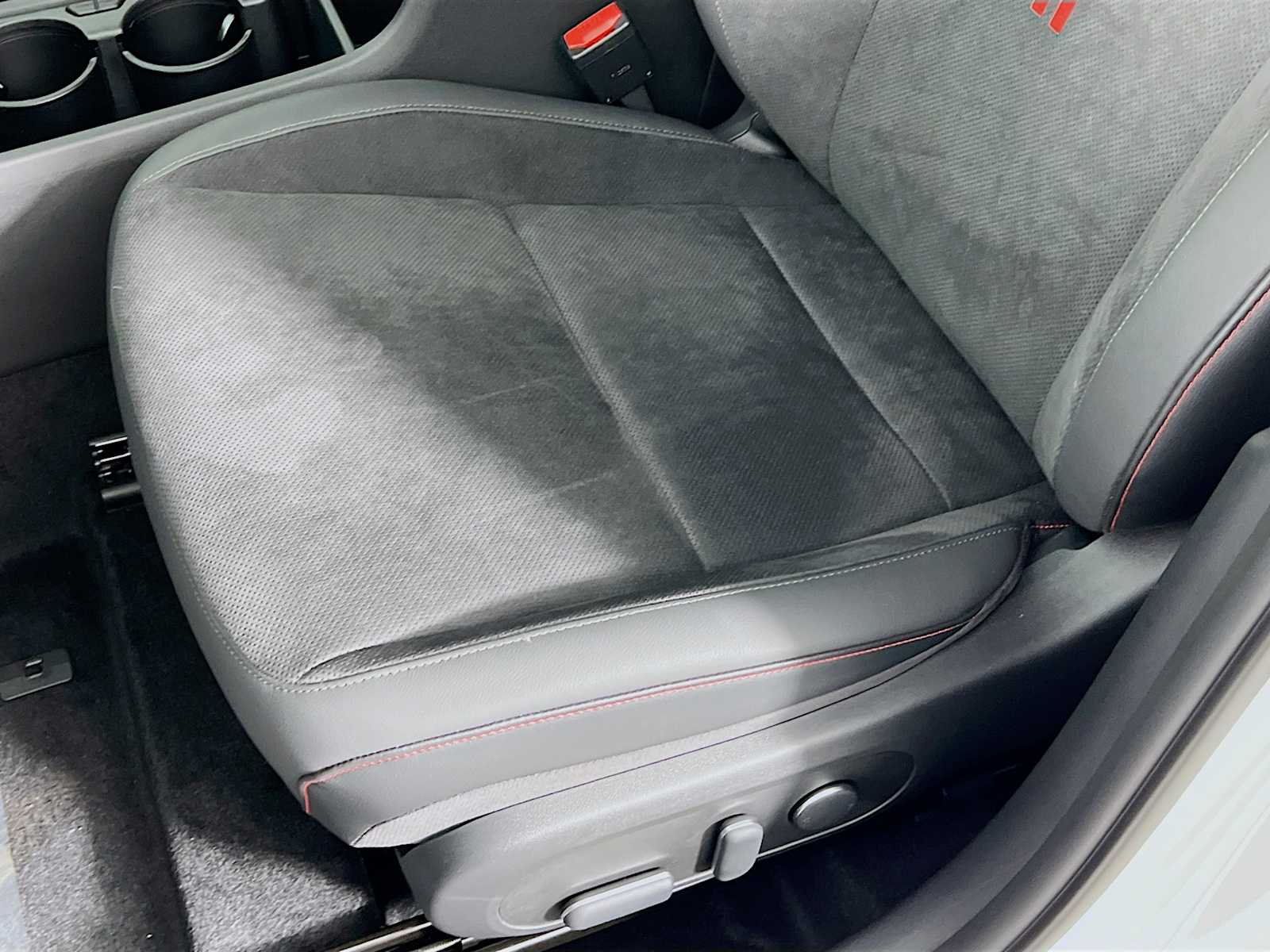 2025 Hyundai Kona N Line S - Photo 17