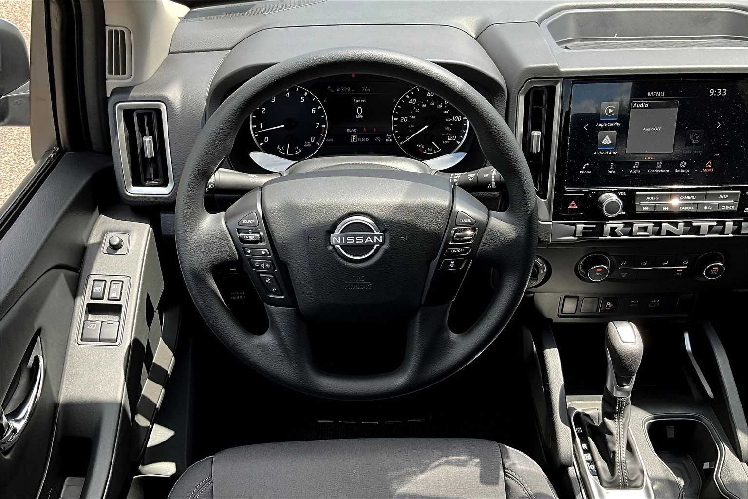 2025 Nissan Frontier SV - Photo 17
