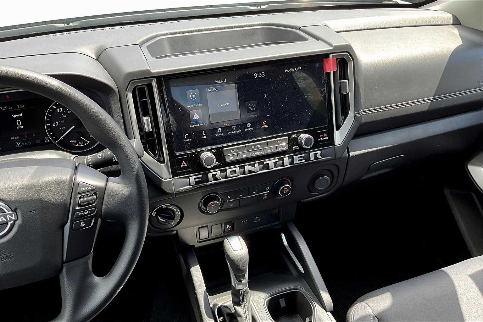 2025 Nissan Frontier SV - Photo 18