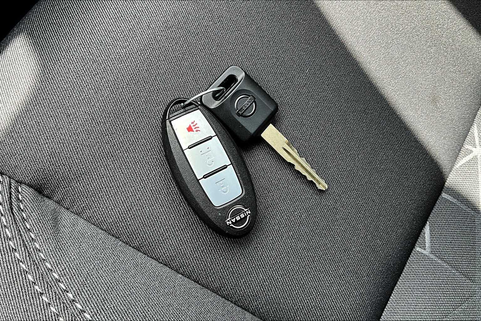 2025 Nissan Frontier SV - Photo 29
