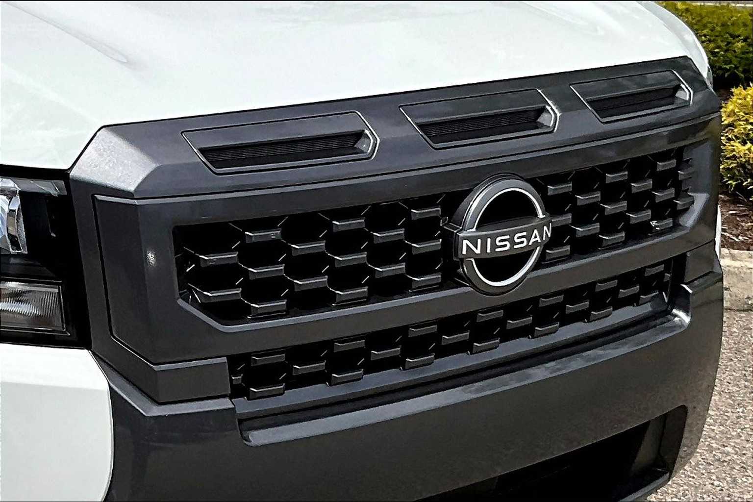 2025 Nissan Frontier SV - Photo 31