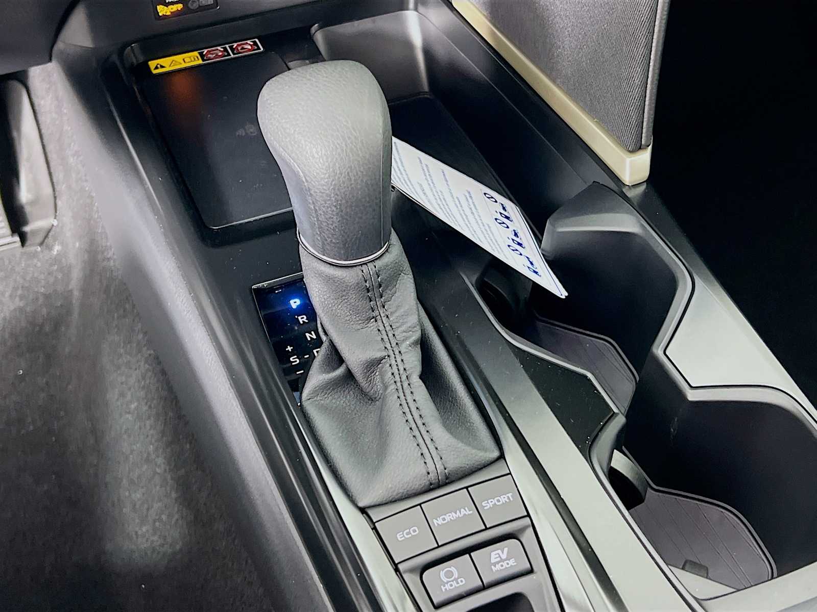 2025 Toyota Camry LE - Photo 11