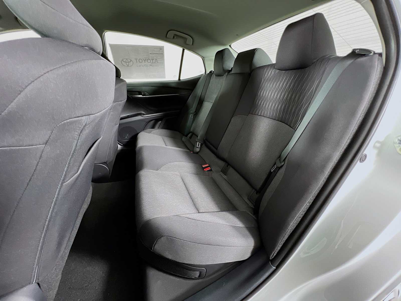 2025 Toyota Camry LE - Photo 13