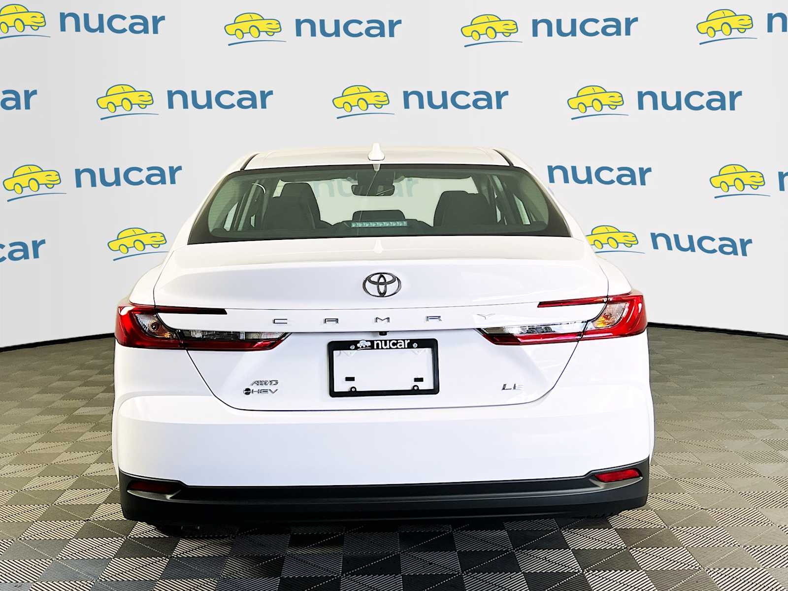 2025 Toyota Camry LE - Photo 5