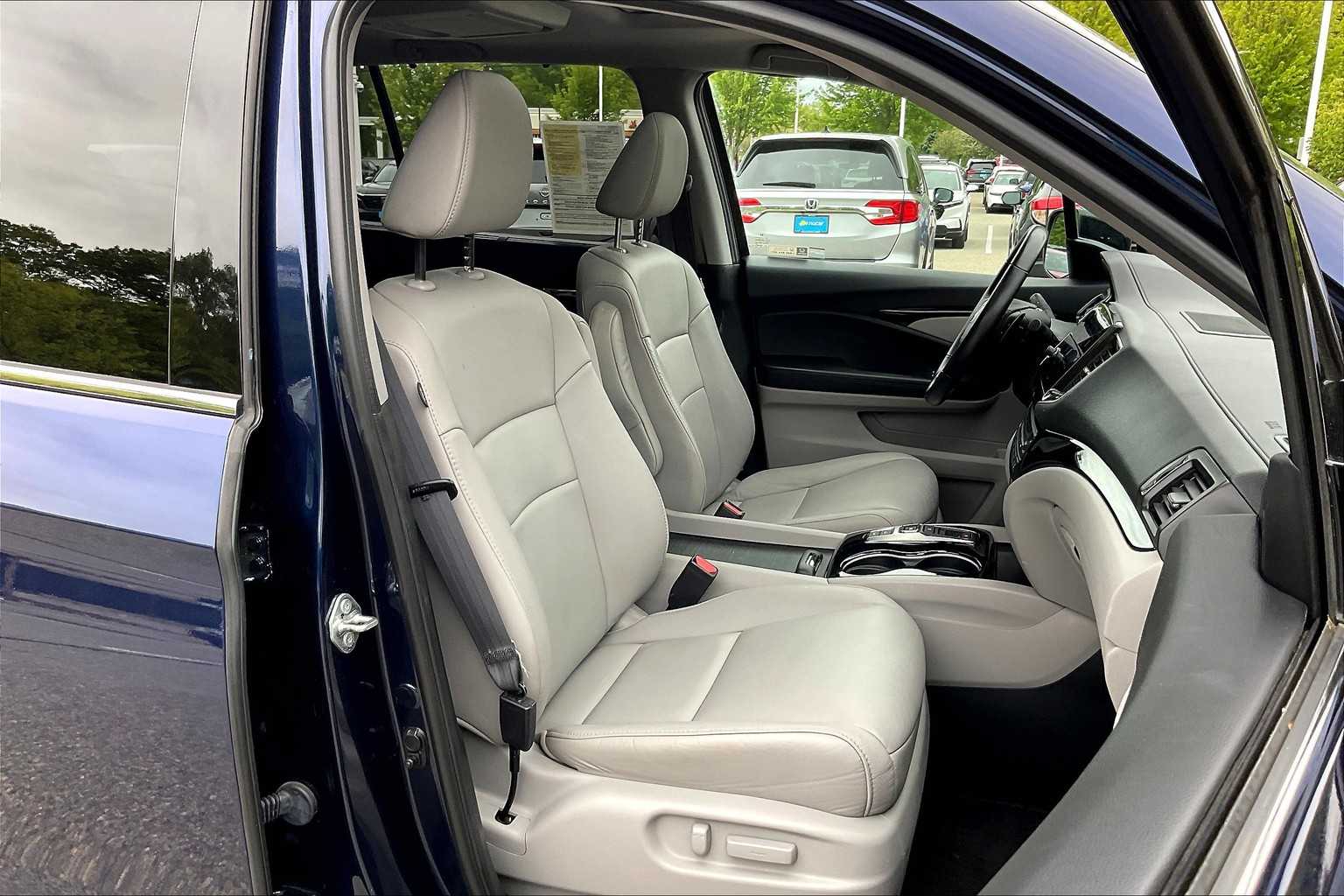 2020 Honda Pilot Touring 7-Passenger - Photo 11