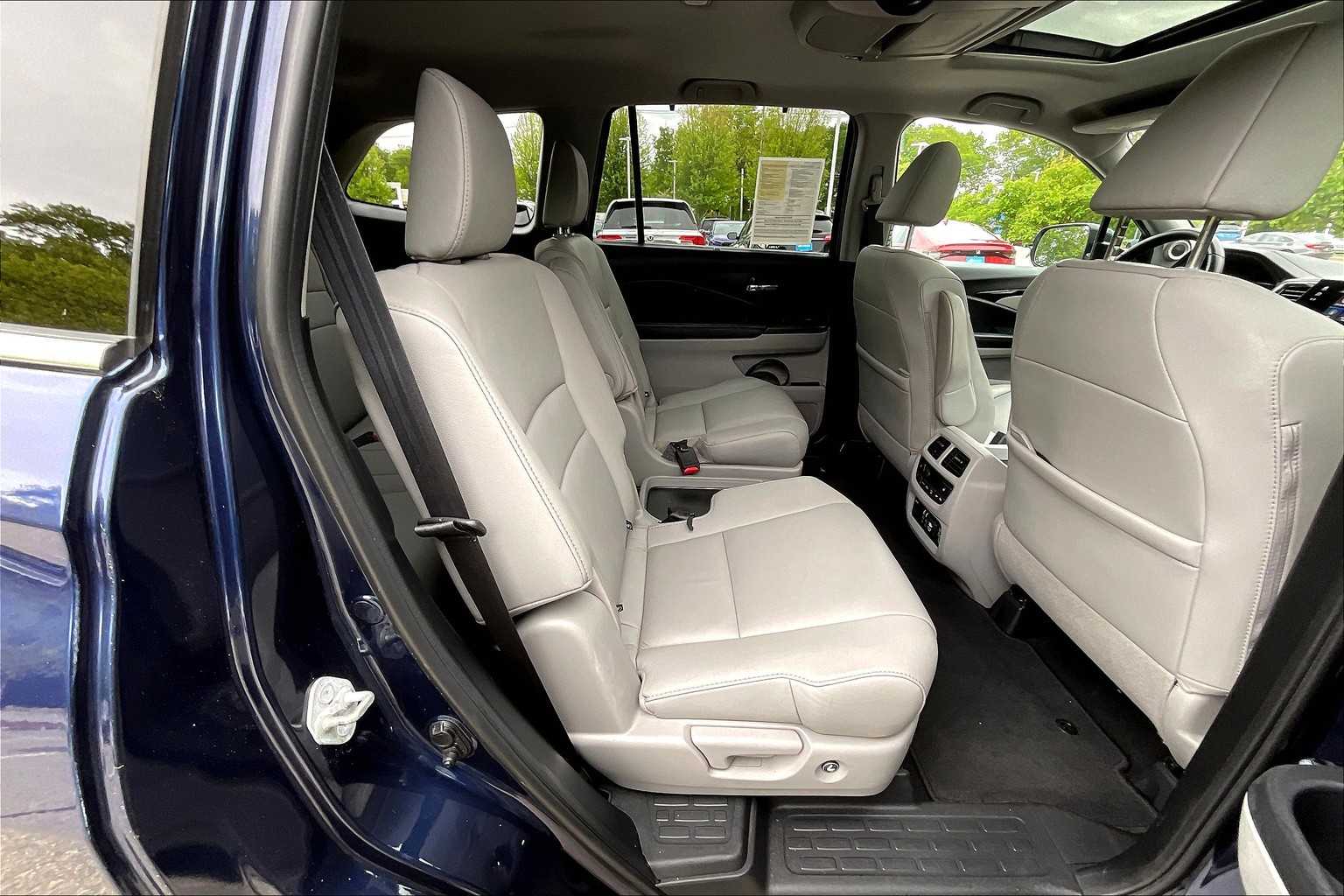 2020 Honda Pilot Touring 7-Passenger - Photo 16