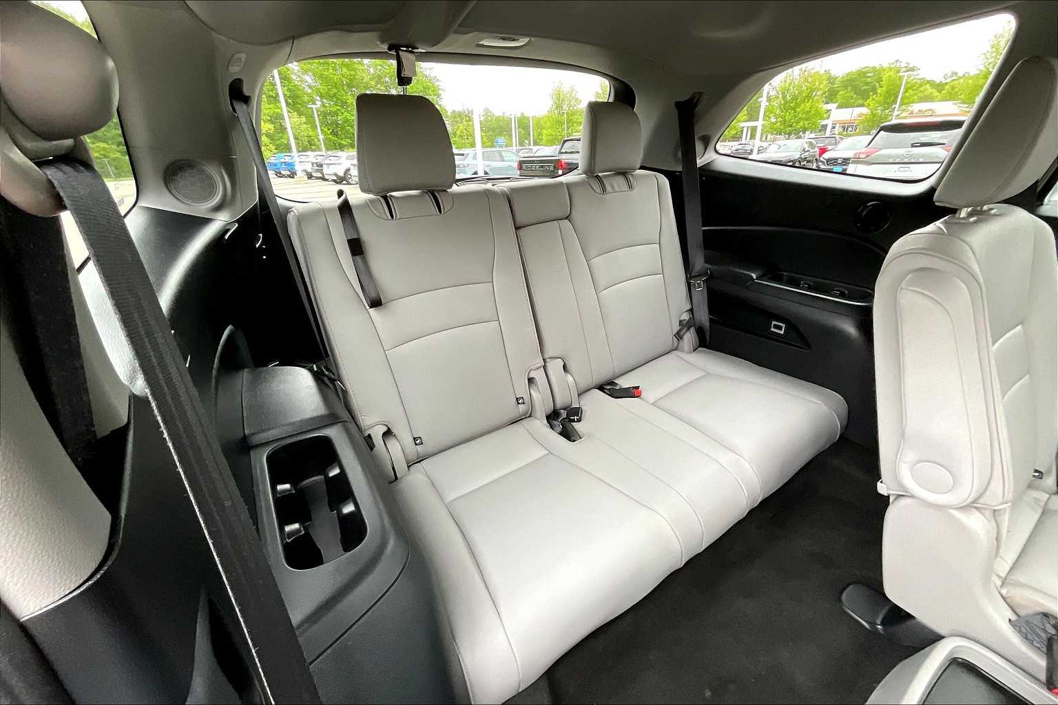 2020 Honda Pilot Touring 7-Passenger - Photo 17