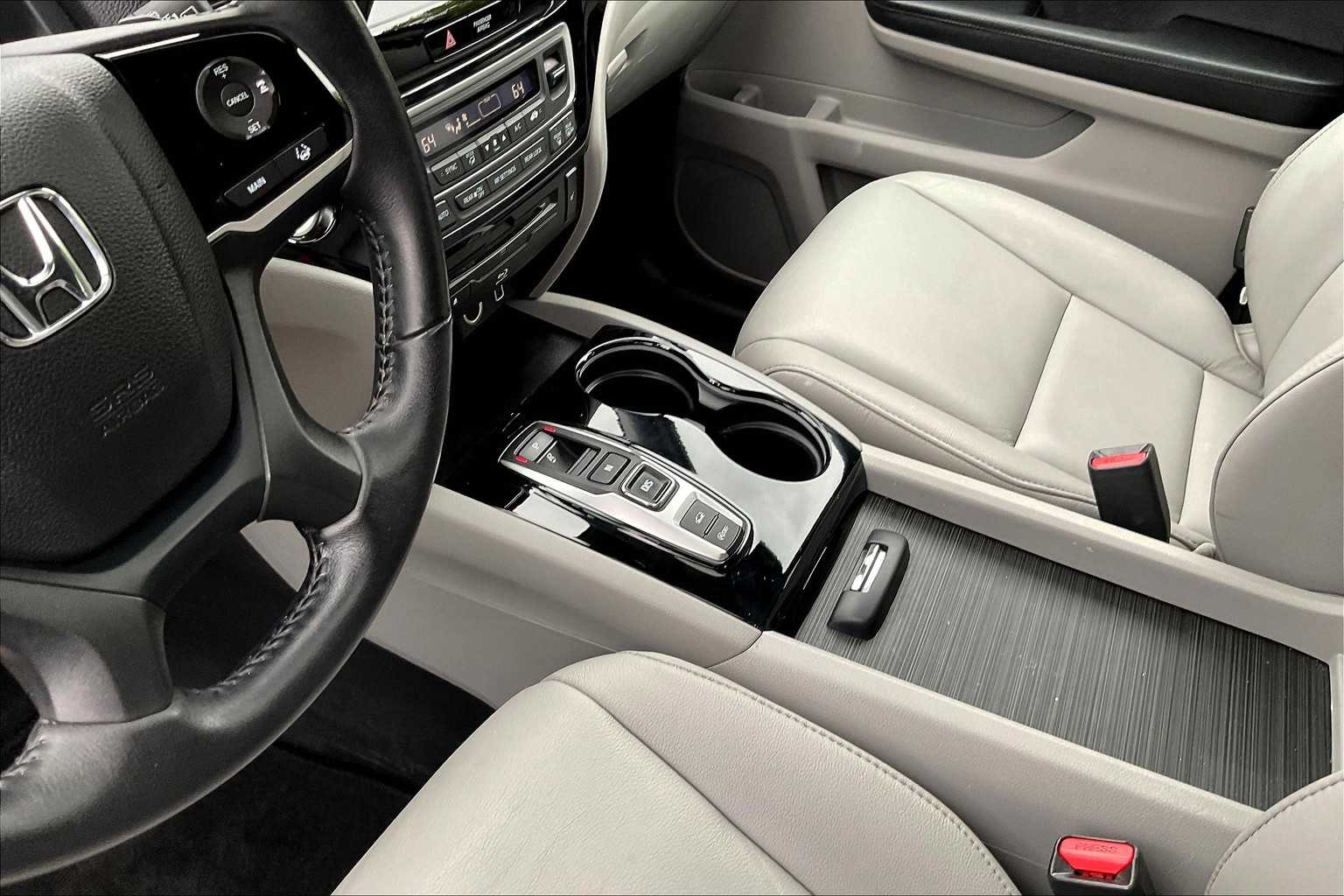 2020 Honda Pilot Touring 7-Passenger - Photo 21