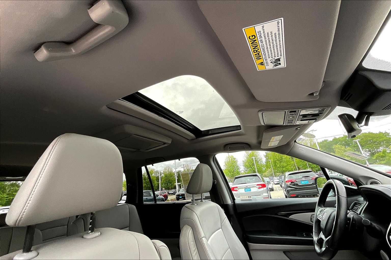 2020 Honda Pilot Touring 7-Passenger - Photo 23