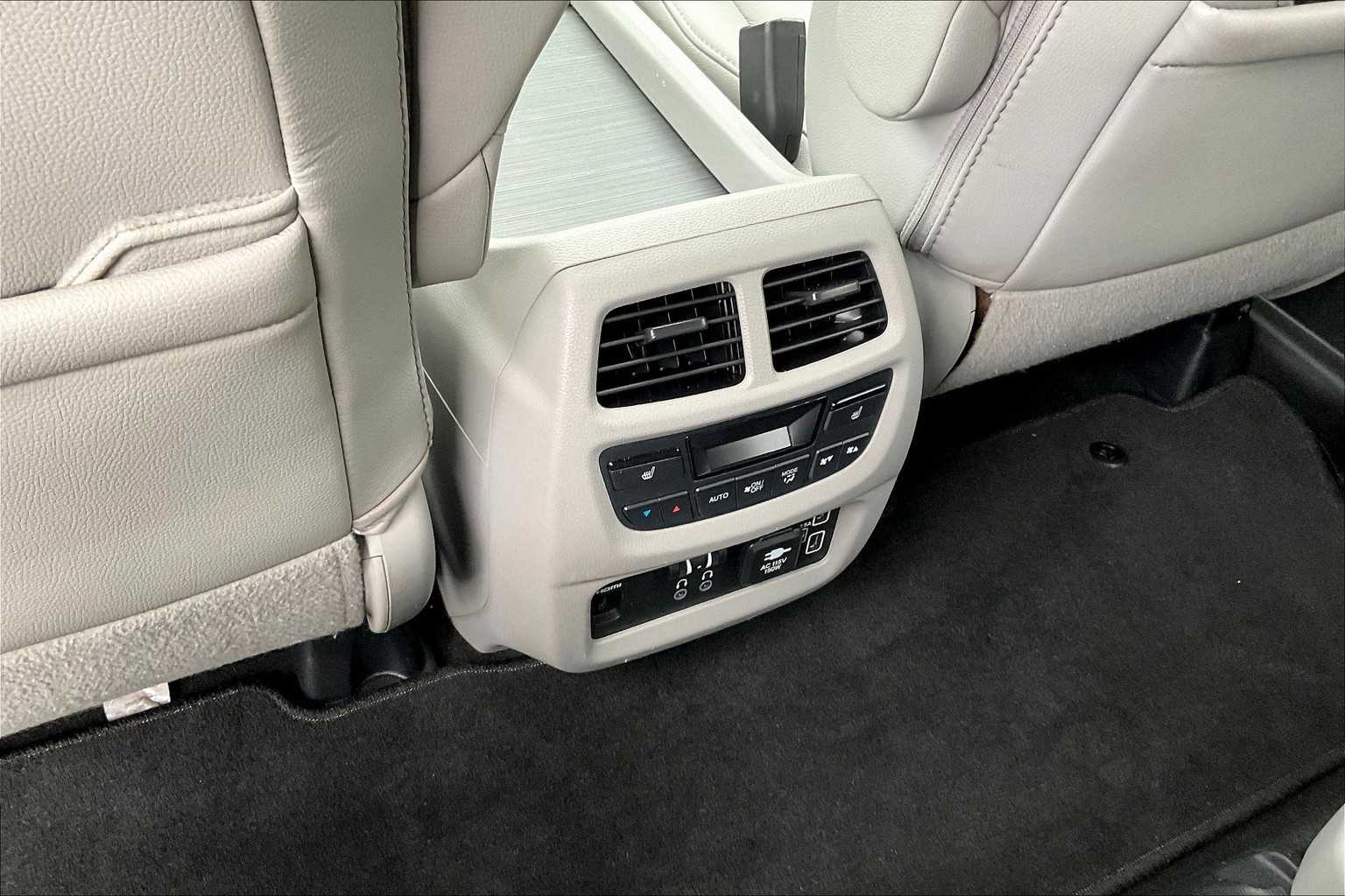 2020 Honda Pilot Touring 7-Passenger - Photo 28
