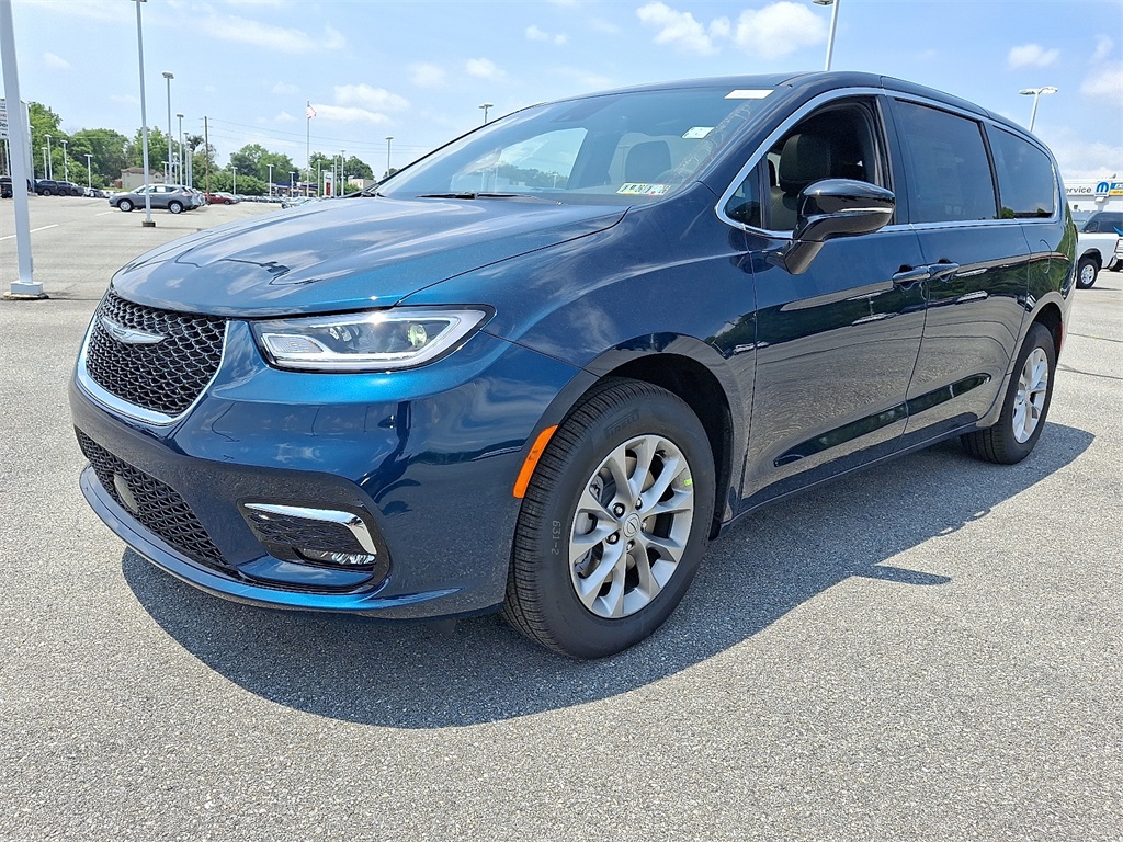 2025 Chrysler Pacifica Select - Photo 2
