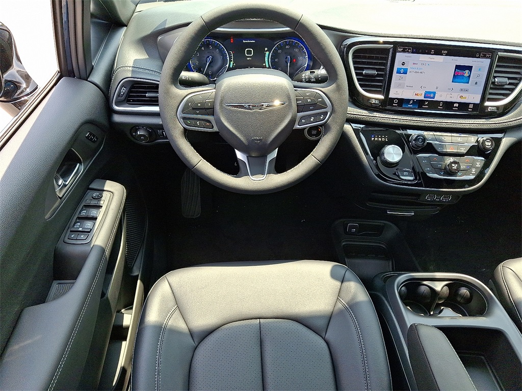 2025 Chrysler Pacifica Select - Photo 8