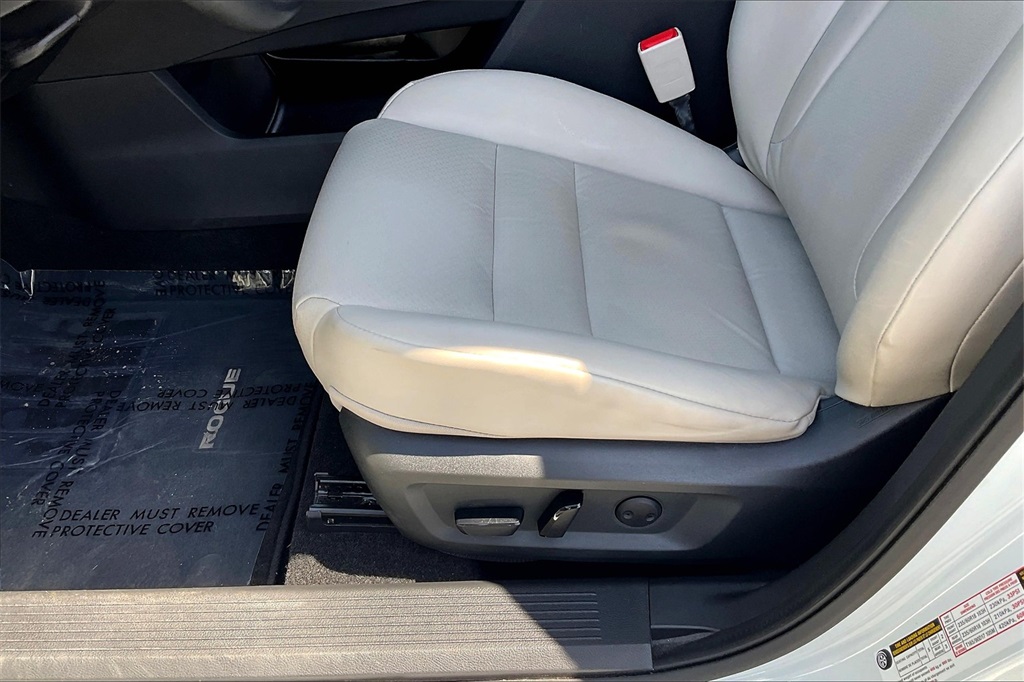 2021 Nissan Rogue SV - Photo 35