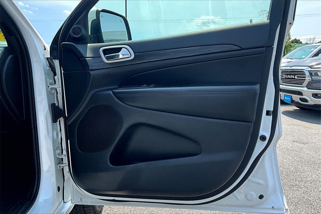 2020 Jeep Grand Cherokee Altitude - Photo 12
