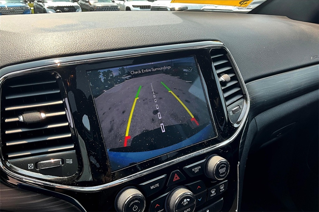 2020 Jeep Grand Cherokee Altitude - Photo 19