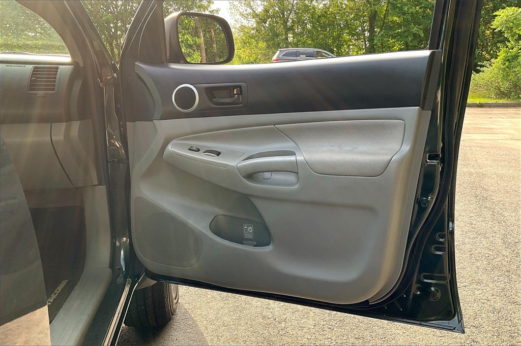 2011 Toyota Tacoma Base - Photo 25
