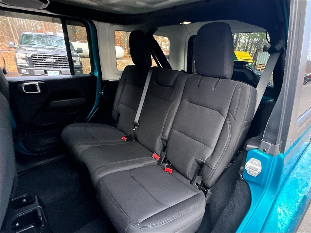 2020 Jeep Wrangler Unlimited Sahara - Photo 15