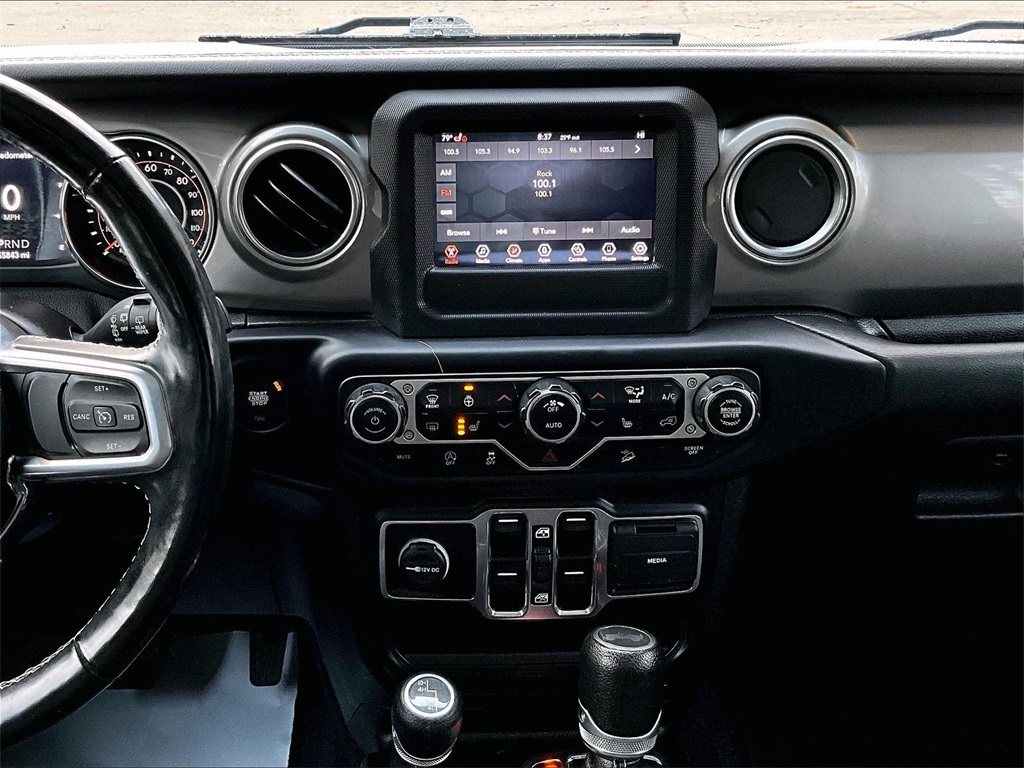 2020 Jeep Wrangler Unlimited Sahara - Photo 18