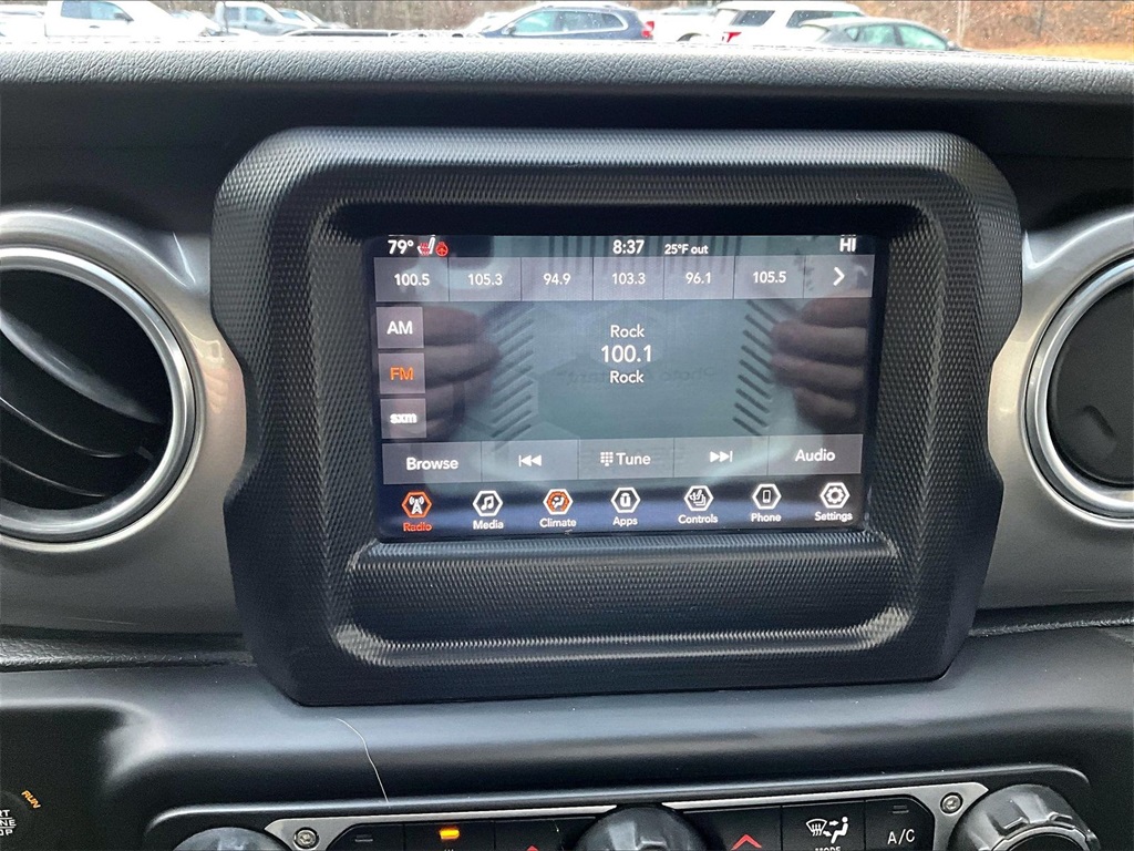 2020 Jeep Wrangler Unlimited Sahara - Photo 19