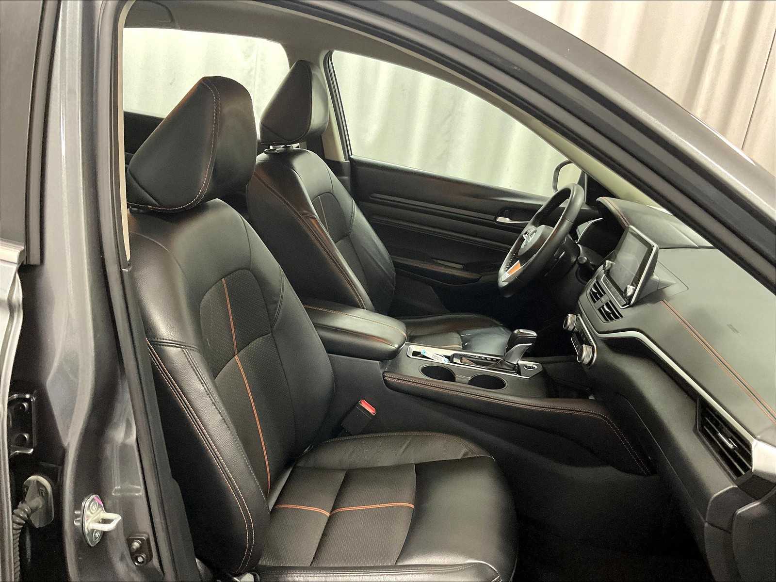 2021 Nissan Altima 2.5 SR - Photo 11