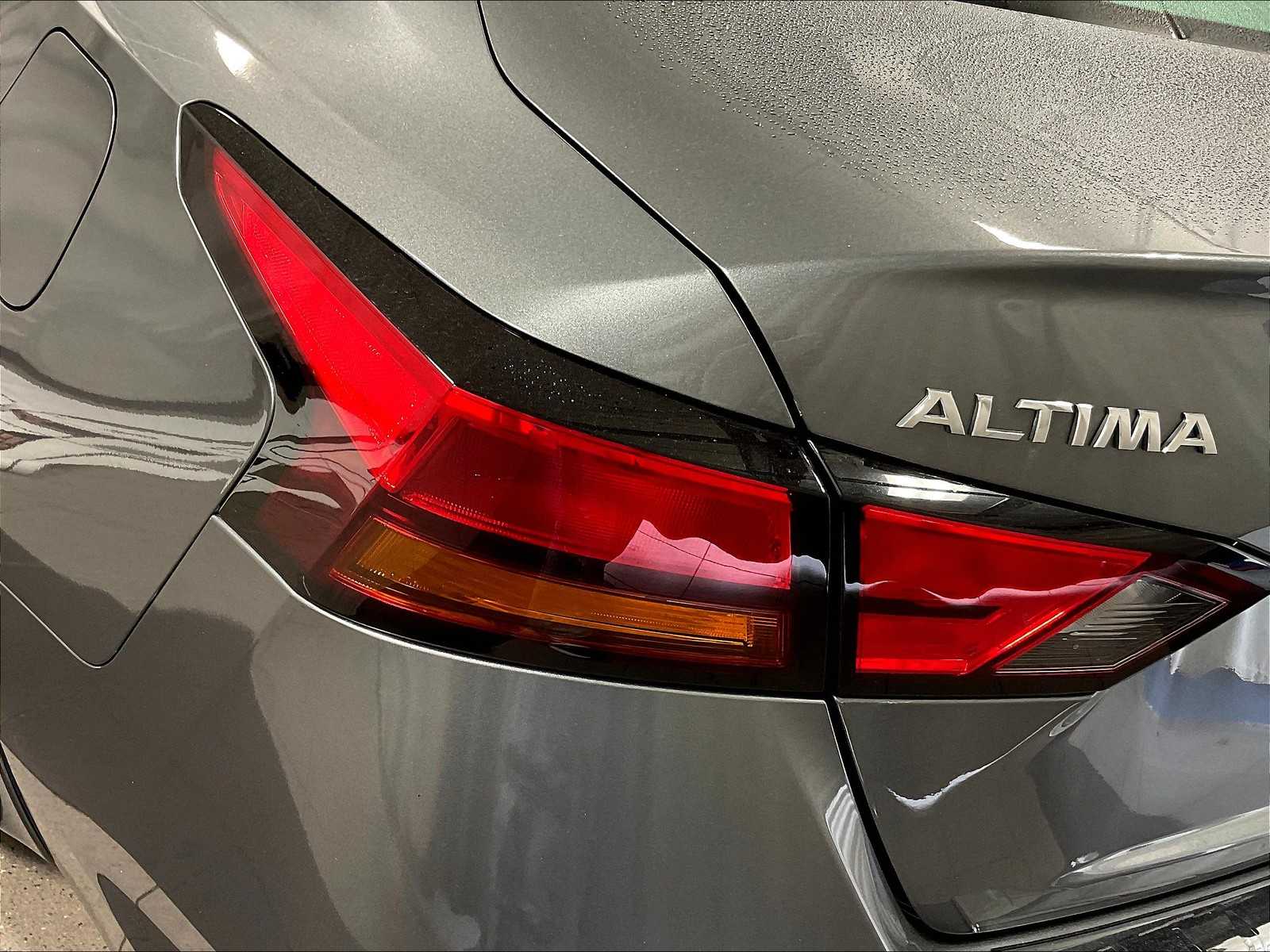 2021 Nissan Altima 2.5 SR - Photo 32