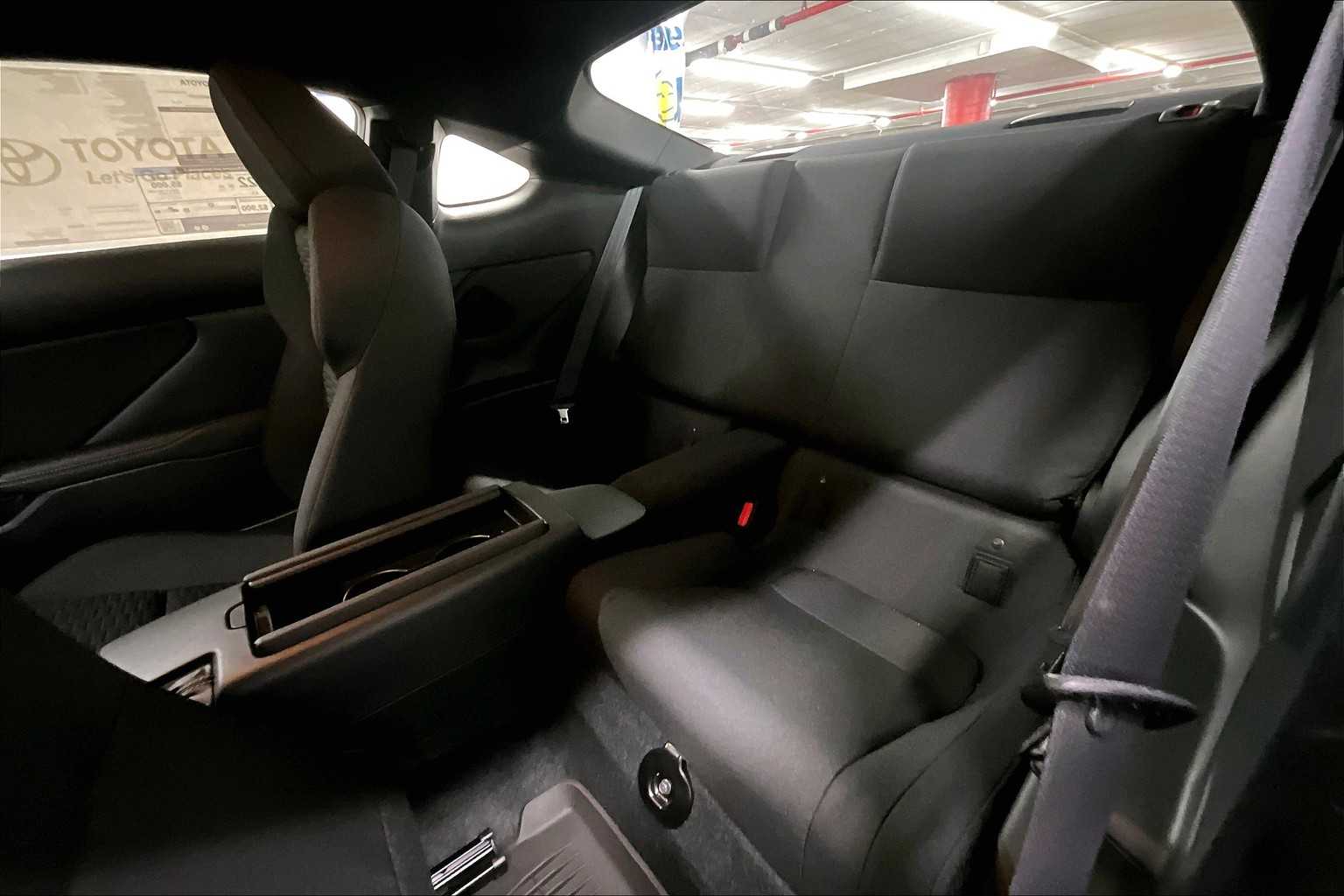 2025 Toyota GR86  - Photo 13