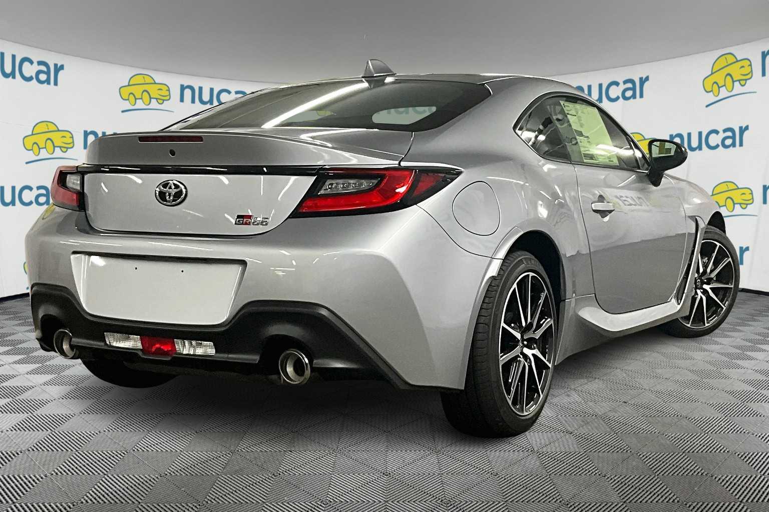 2025 Toyota GR86  - Photo 7