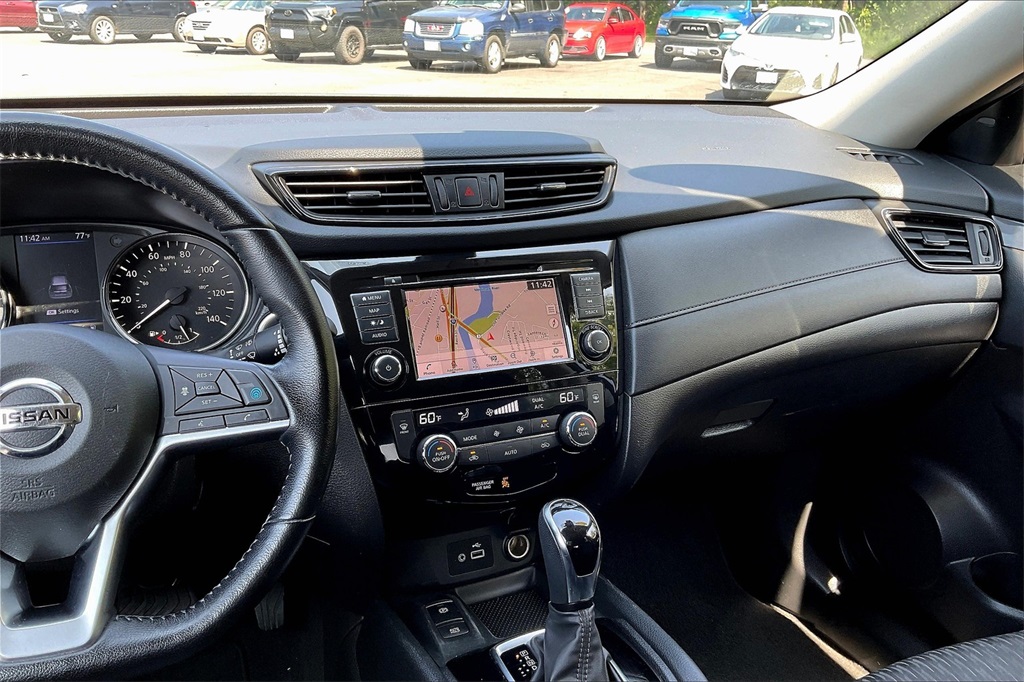 2020 Nissan Rogue SV - Photo 18