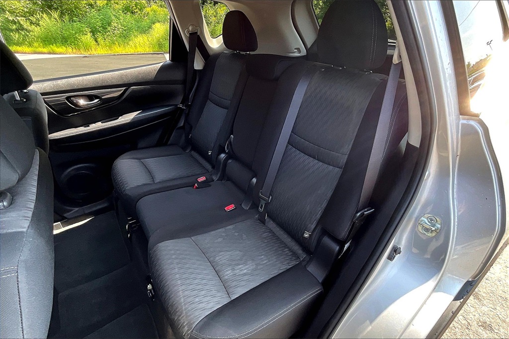 2020 Nissan Rogue SV - Photo 25