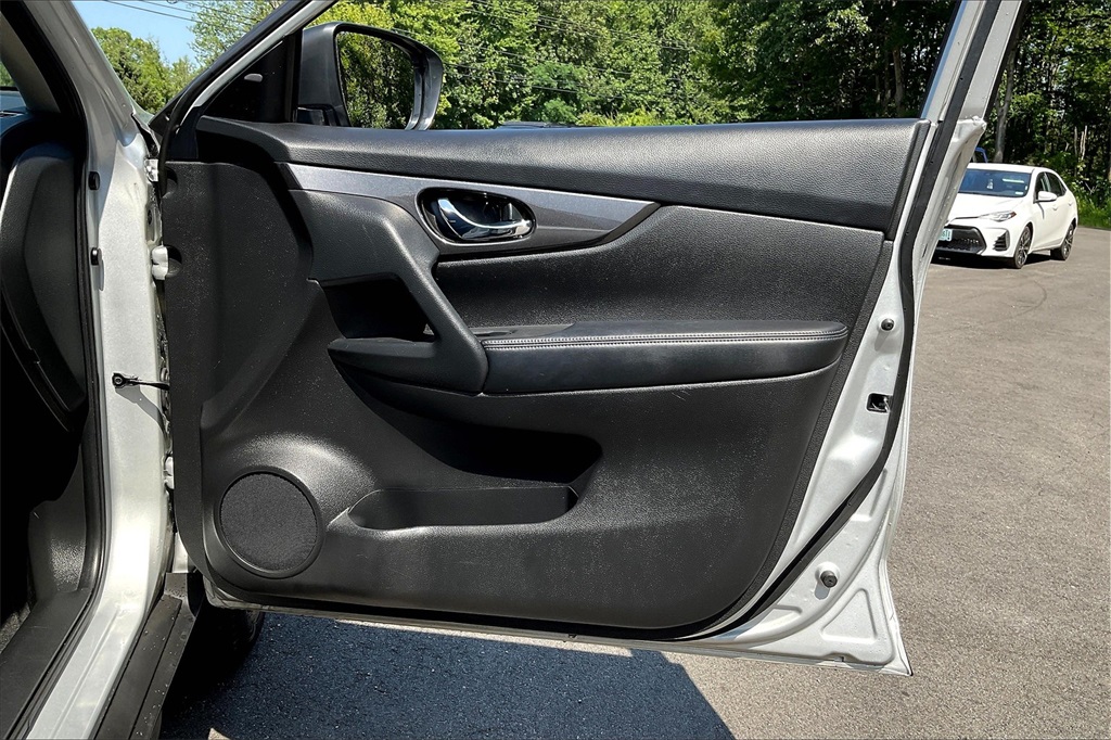 2020 Nissan Rogue SV - Photo 26