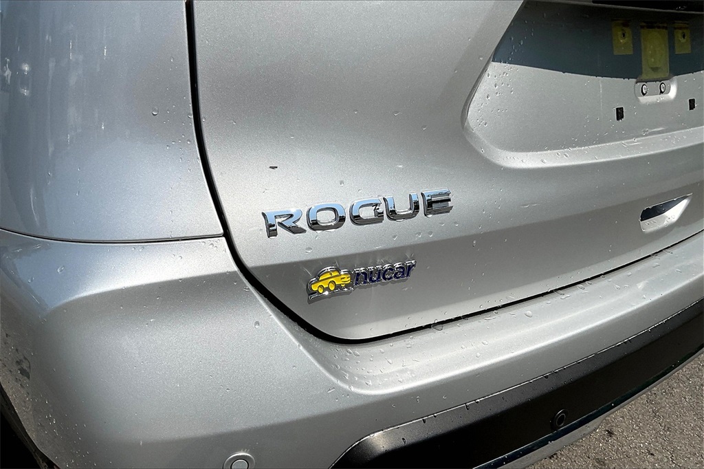 2020 Nissan Rogue SV - Photo 28