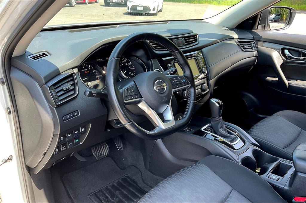 2020 Nissan Rogue SV - Photo 8