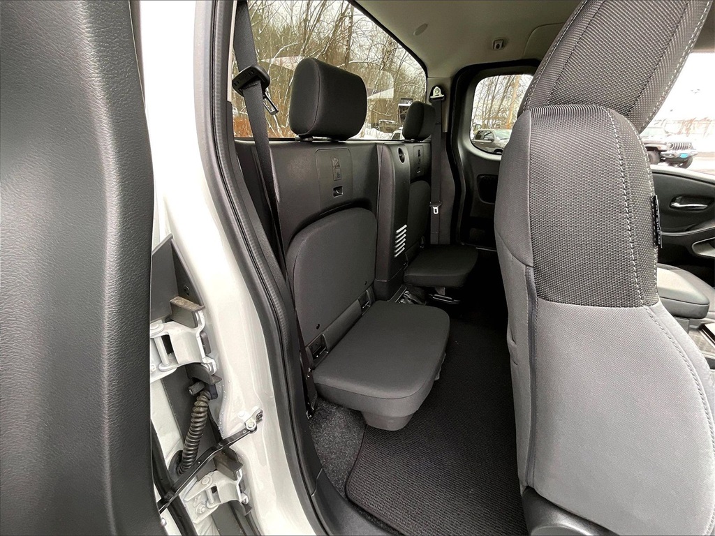 2025 Nissan Frontier SV - Photo 18