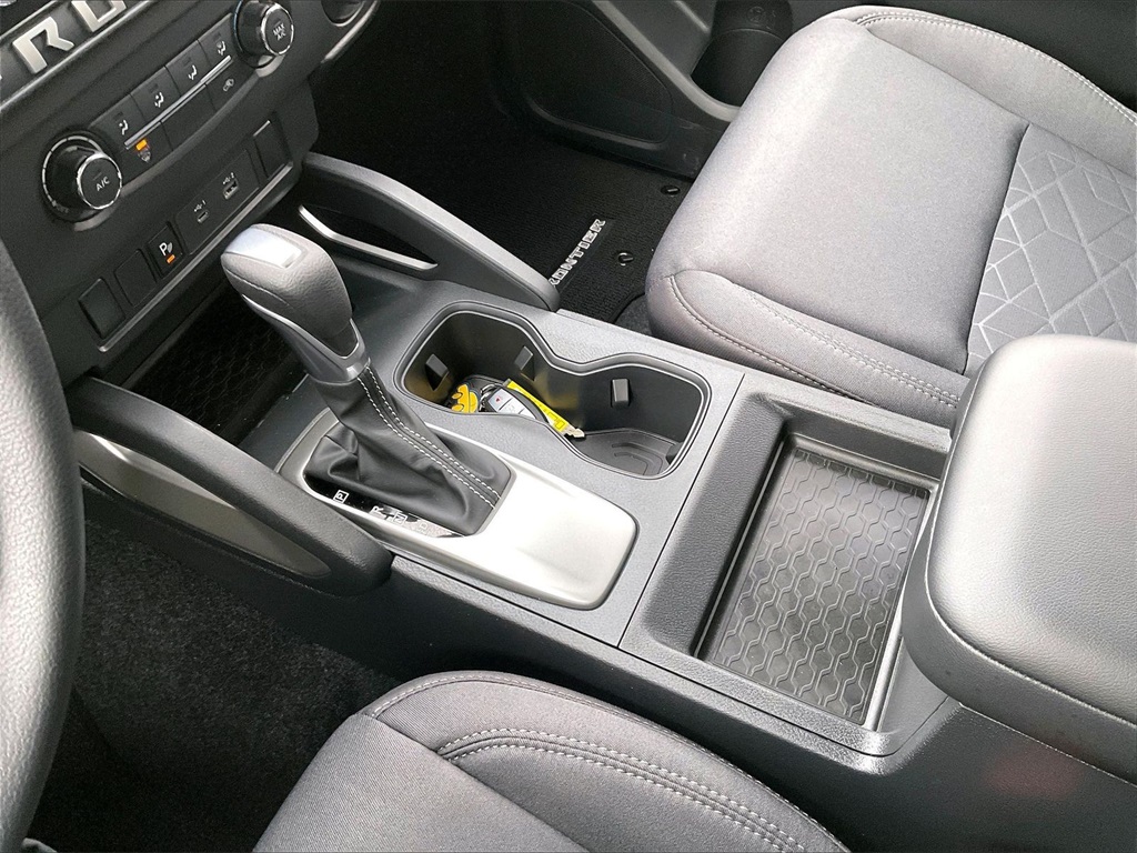 2025 Nissan Frontier SV - Photo 19