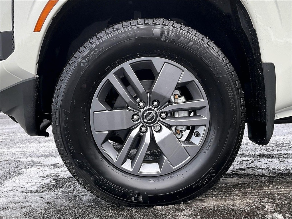 2025 Nissan Frontier SV - Photo 21