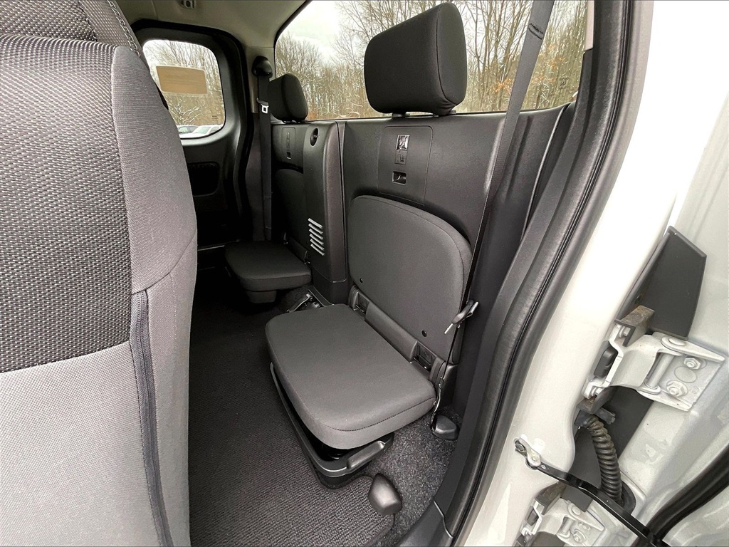 2025 Nissan Frontier SV - Photo 24