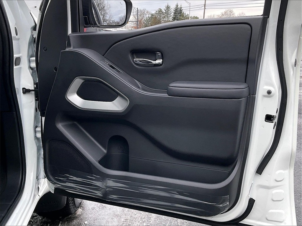 2025 Nissan Frontier SV - Photo 25