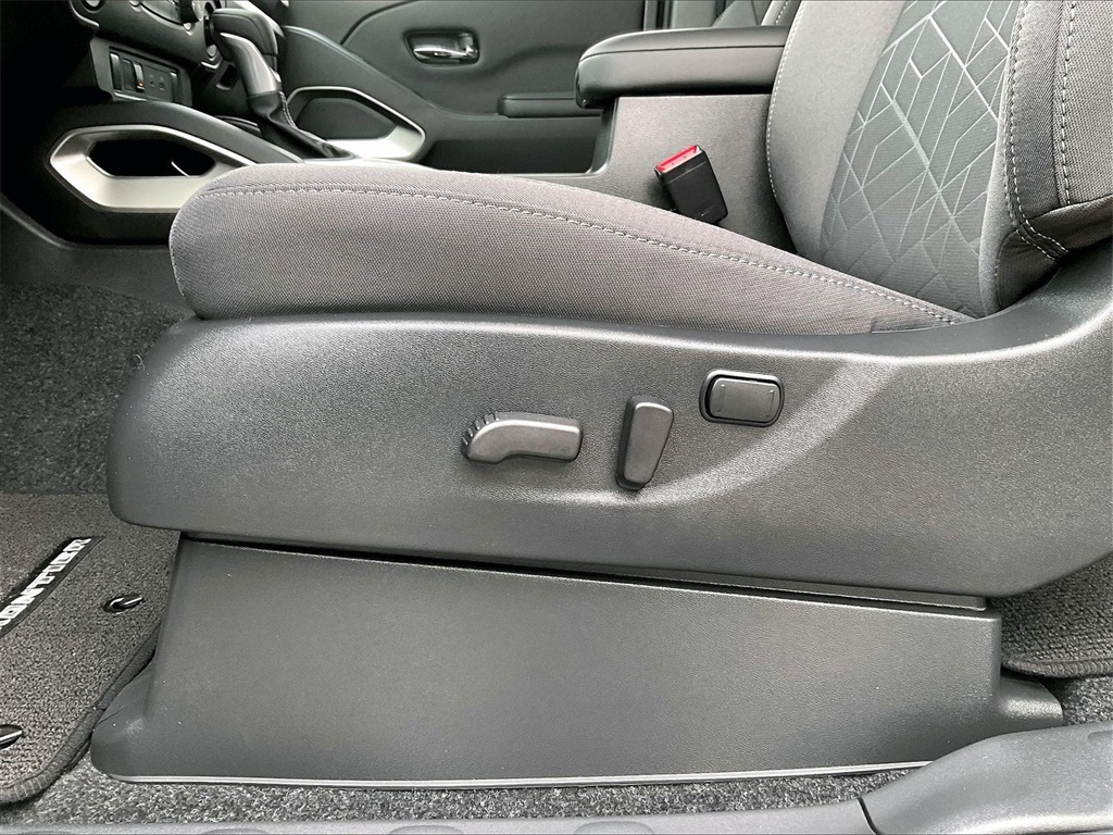 2025 Nissan Frontier SV - Photo 26