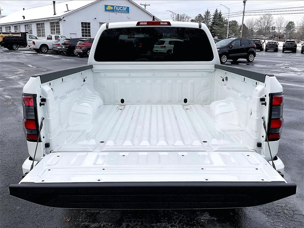 2025 Nissan Frontier SV - Photo 28
