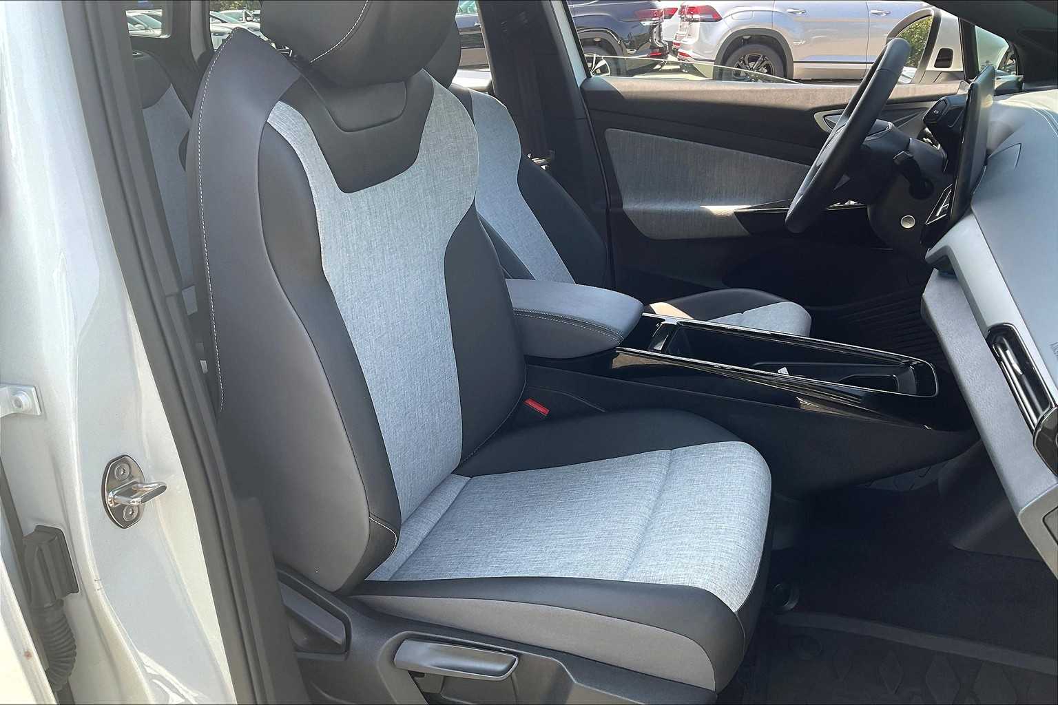 2023 Volkswagen ID.4 Pro - Photo 11