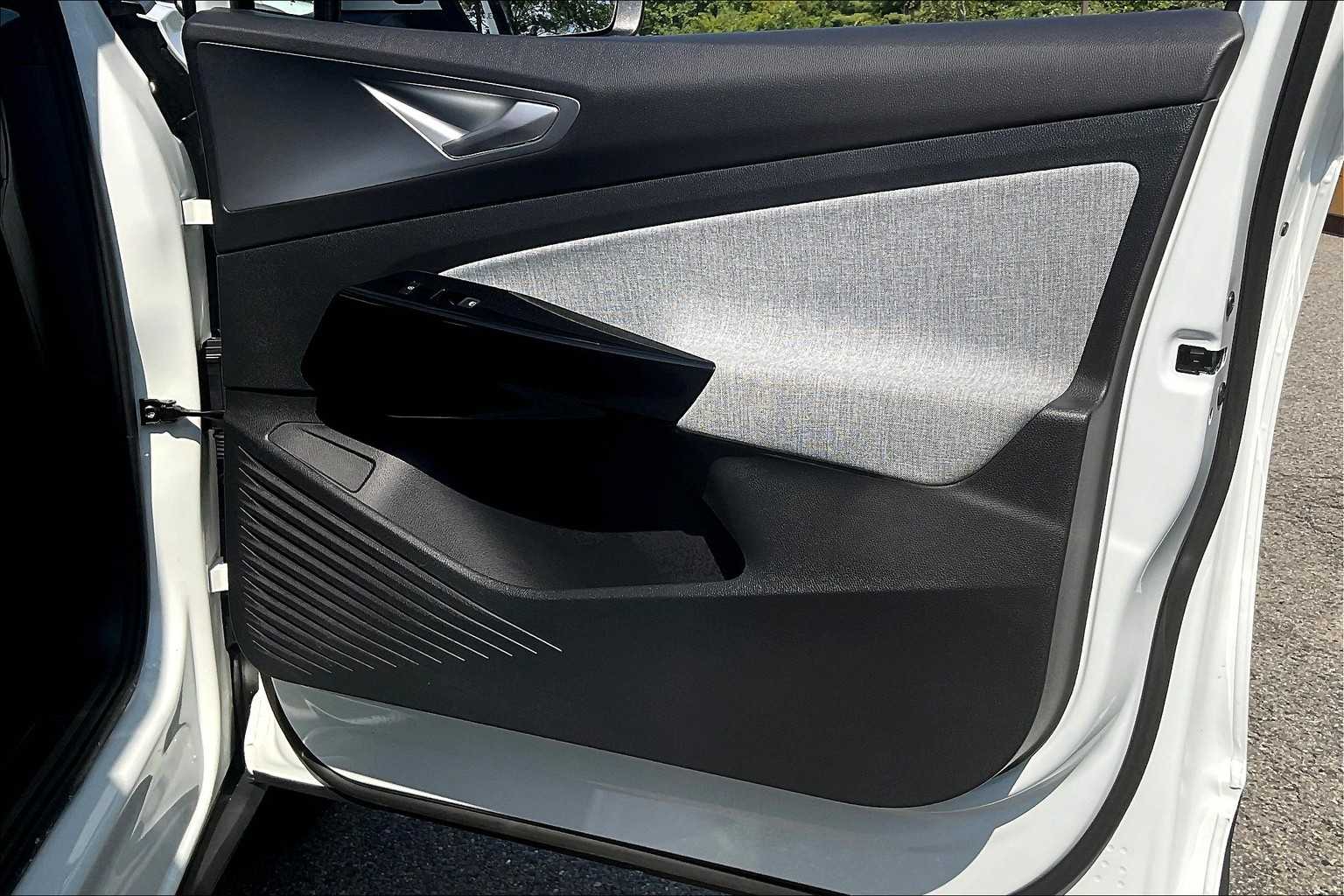 2023 Volkswagen ID.4 Pro - Photo 12