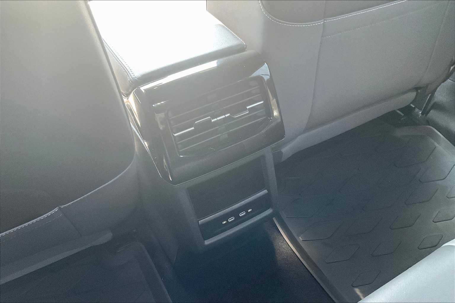 2023 Volkswagen ID.4 Pro - Photo 26