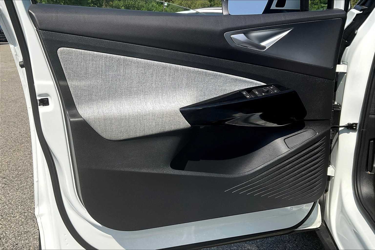 2023 Volkswagen ID.4 Pro - Photo 9