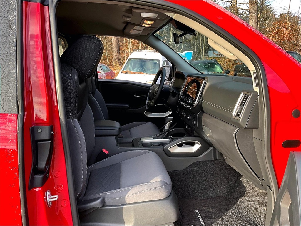 2025 Nissan Frontier SV - Photo 14