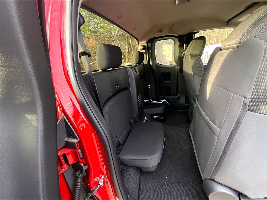 2025 Nissan Frontier SV - Photo 16