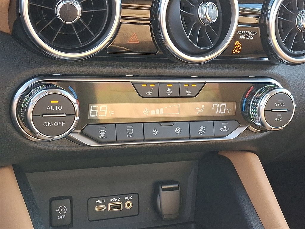 2025 Nissan Sentra SV - Photo 12